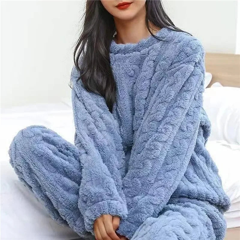 Soft Coral Velvet Jacquard Warm Pajama Set for Women Cozy Loungewear Outerwear for Winter Christmas Back to School Gift ﻿